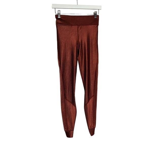 Alala Metallic Pink Ribbed Cropped Leggings Size Small - Picture 1 of 7